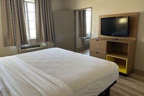Desk, iron/ironing board, free WiFi, bed sheets