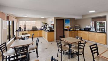 Free daily continental breakfast