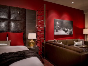 Junior Suite, 1 Bedroom | In-room safe, iron/ironing board, WiFi, bed sheets