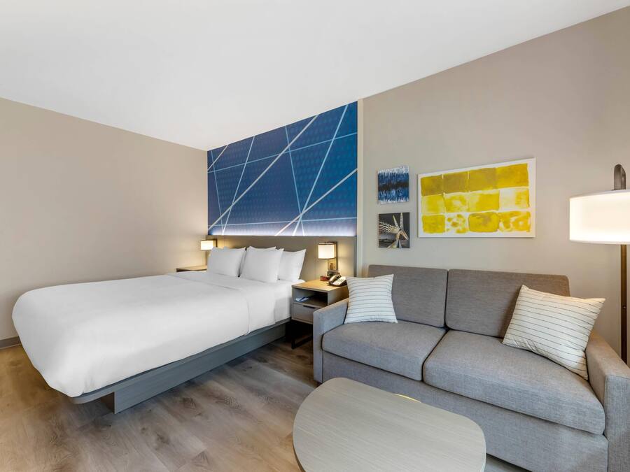 Habitación, 1 cama de matrimonio grande con sofá cama, no fumadores | Escritorio, cortinas opacas, sistema de insonorización