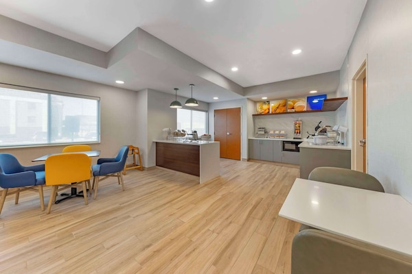 Free daily self-serve breakfast