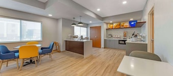 Comfort Inn & Suites Oklahoma City North - Quail Springs