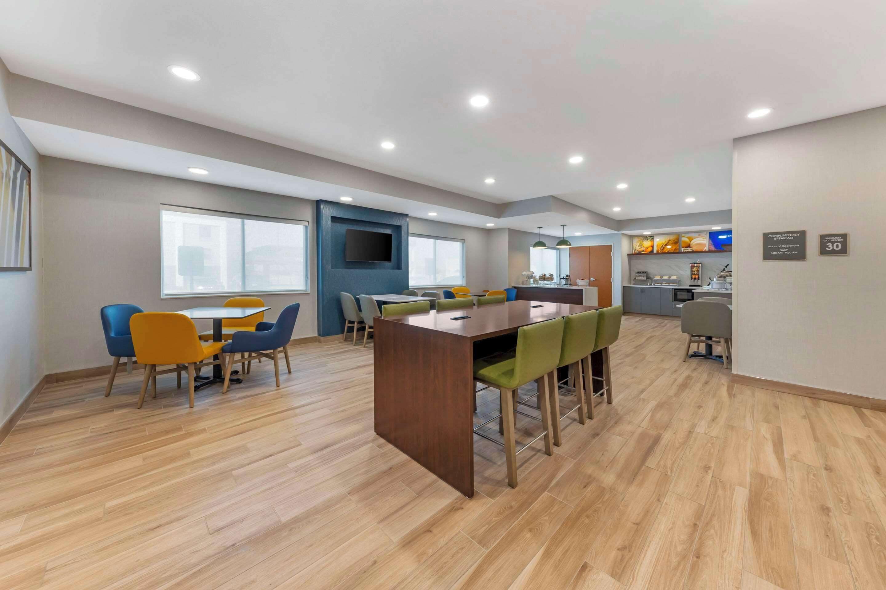 free daily self-service breakfast