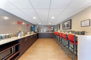 Colazione a buffet inclusa, servita tutte le mattine 