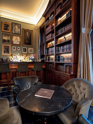 Bar (on property) - Schloss Roxburghe Hotel & Golf Course (Kelso)