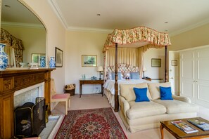 Junior Suite | Down comforters, individually decorated, individually furnished, desk