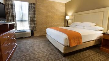 1 bedroom, desk, laptop workspace, blackout drapes