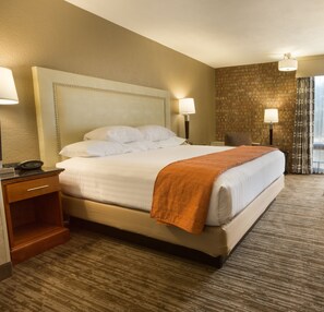 Desk, laptop workspace, blackout curtains, iron/ironing board - Drury Inn & Suites Austin North (Austin)