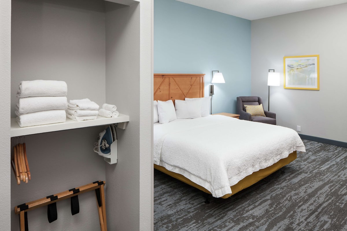 Room, 1 King Bed, Accessible, Non Smoking | Premium bedding, desk, laptop workspace, blackout drapes