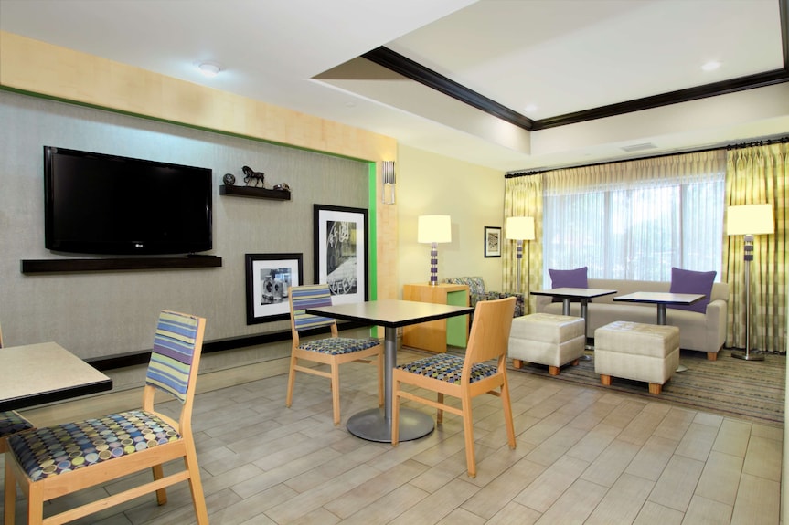 Hampton Inn Austin/Airport Area South Reviews, Deals & Photos 2025