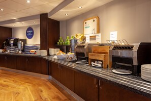Buffet déjeuner gratuit tous les jours