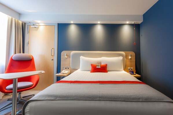 Rom – standard, 1 dobbeltseng, tilgjengelighetstilpasset (with Free Hot Breakfast) | Skrivebord, blendingsgardiner, lydisolert og strykejern/-brett