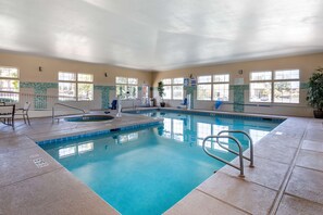 Indoor pool, sun loungers