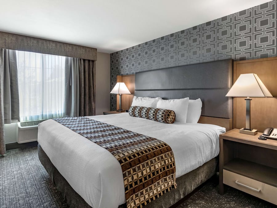 Habitación estándar, 1 cama de matrimonio grande, no fumadores, cocina (with Single Sofabed) | Colchones con acolchado adicional, caja fuerte, escritorio