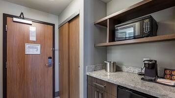 Surmatelas, coffres-forts dans les chambres, bureau