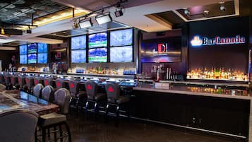 3 bares o lounges, bar deportivo