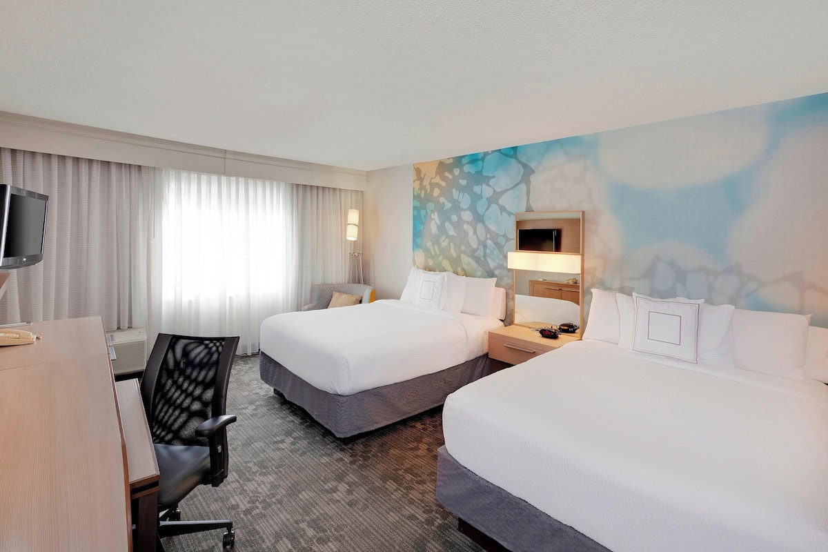 Room, 2 Queen Beds, Non Smoking