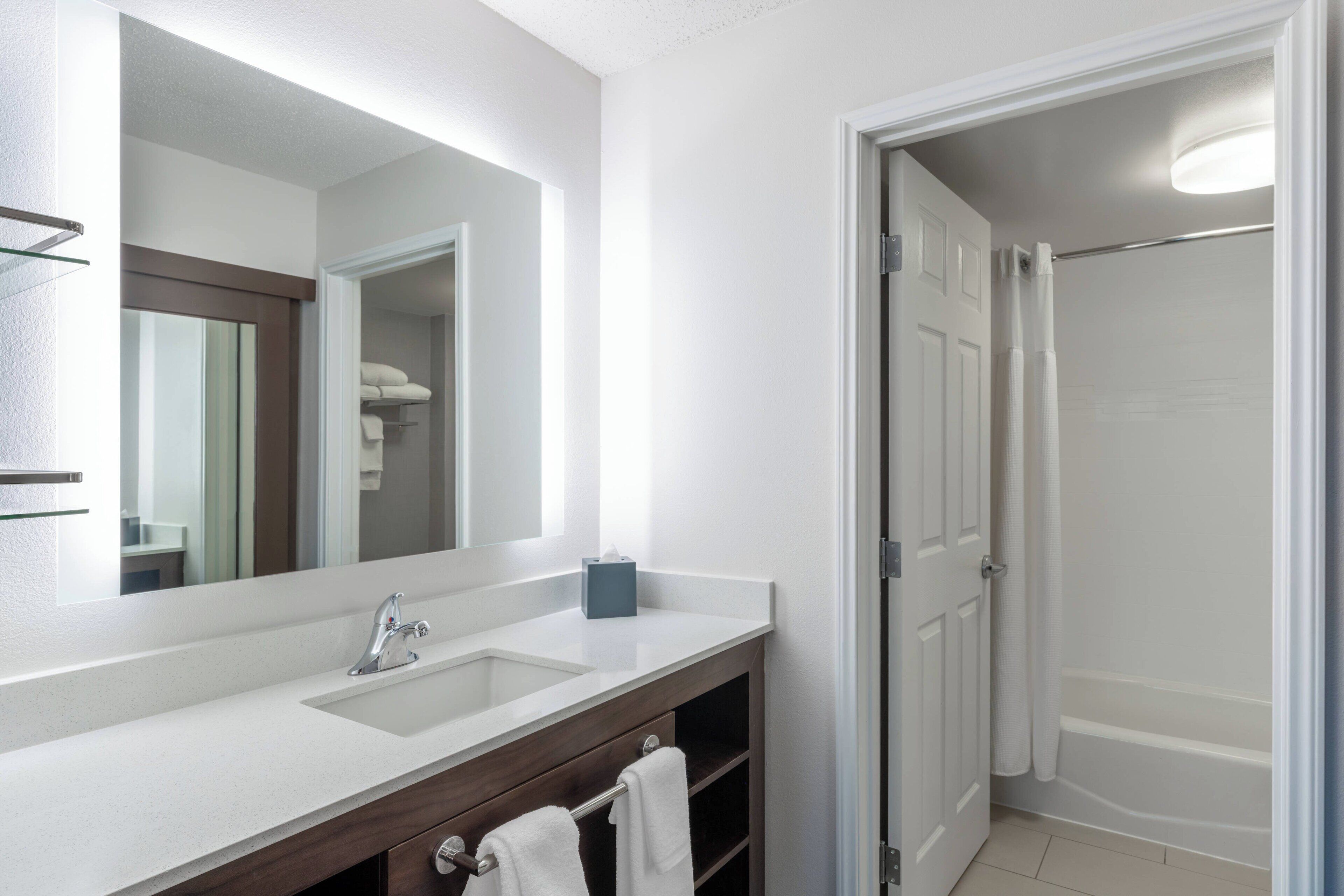 combined shower/bathtub, free toiletries, hair dryer, towels