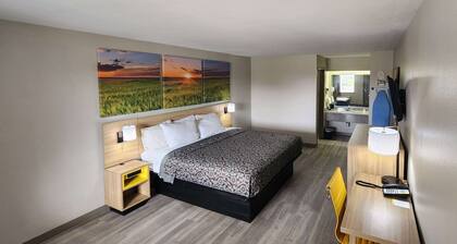 Days Inn by Wyndham San Antonio