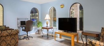 Days Inn by Wyndham San Antonio