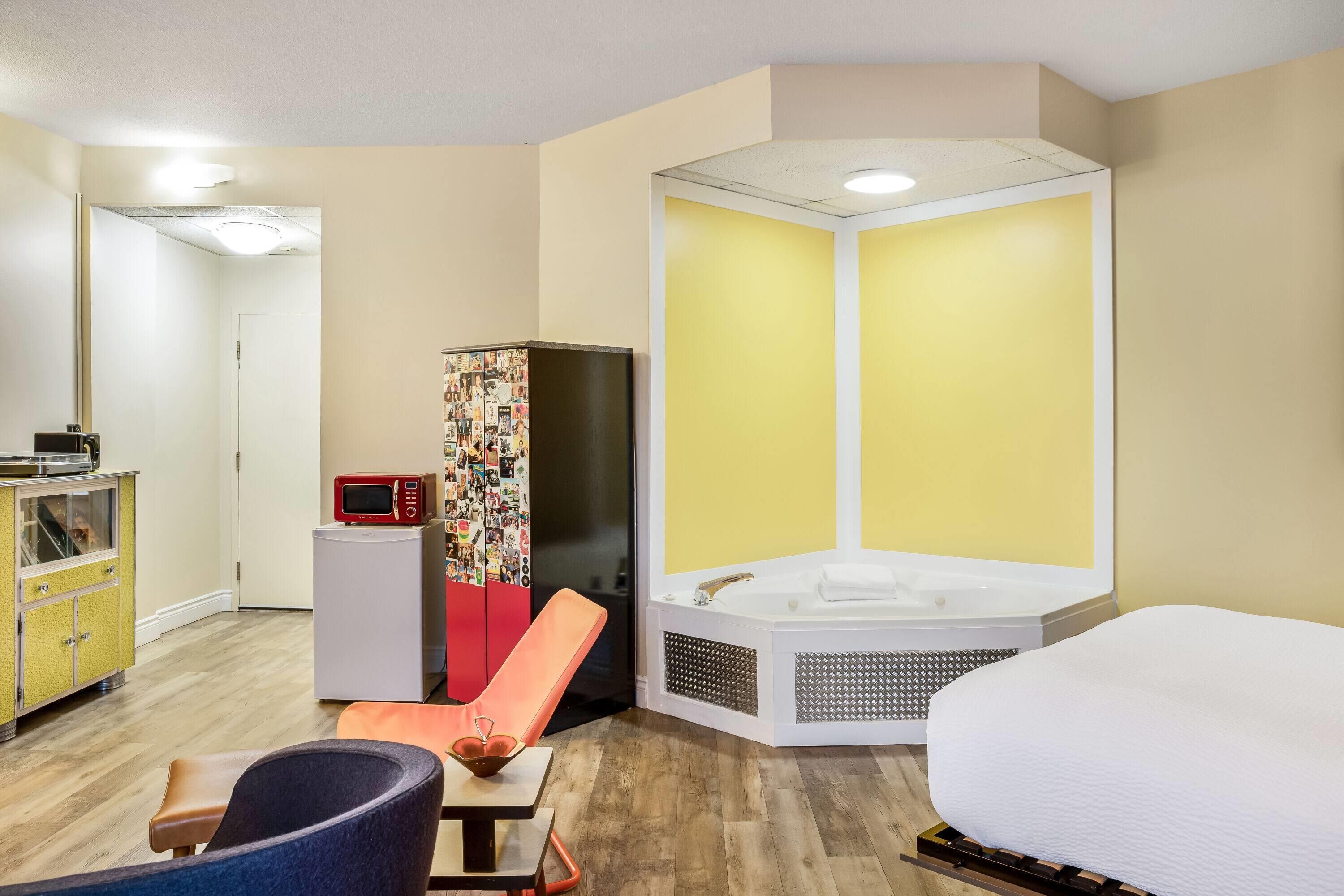 Sviitti, 1 keskisuuri parisänky, tupakointi kielletty | Ylelliset vuodevaatteet, untuvapeitot, pillowtop-patjalliset sängyt