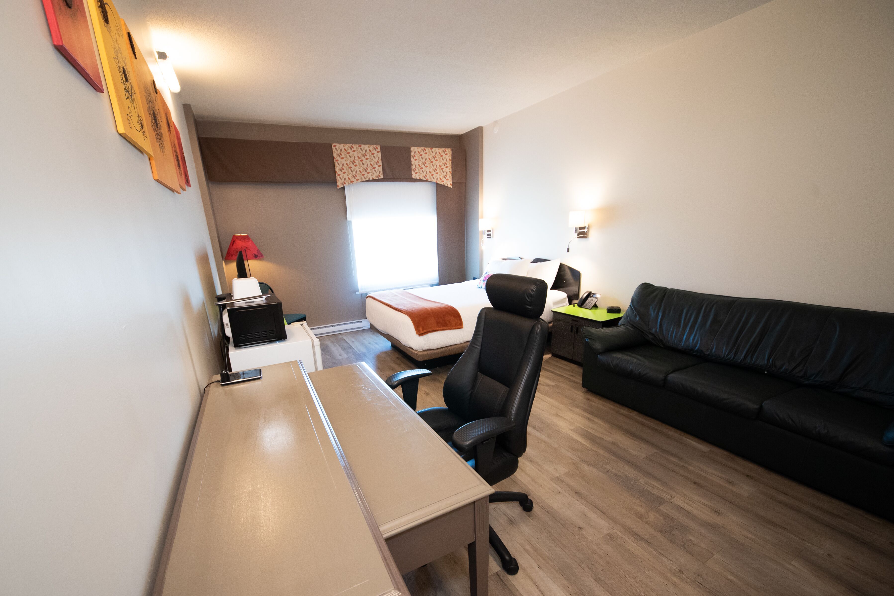 room, 1 queen bed, non smoking | premium bedding, down duvets, pillow-top beds, individually decorated