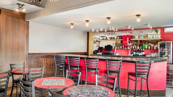 Serves breakfast and happy hour