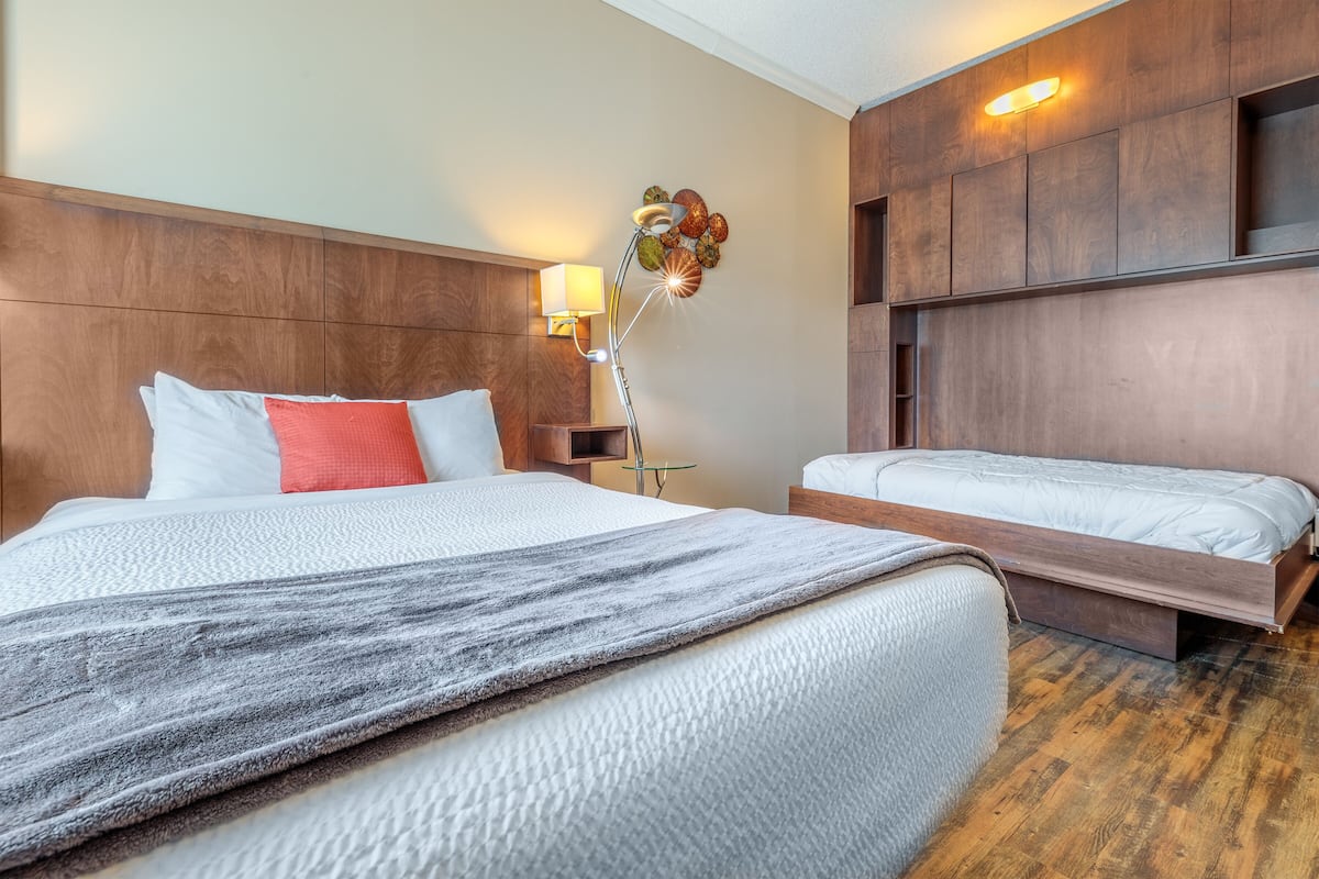 Camera, letti multipli, non fumatori | Biancheria da letto di alta qualità, copriletto in piuma