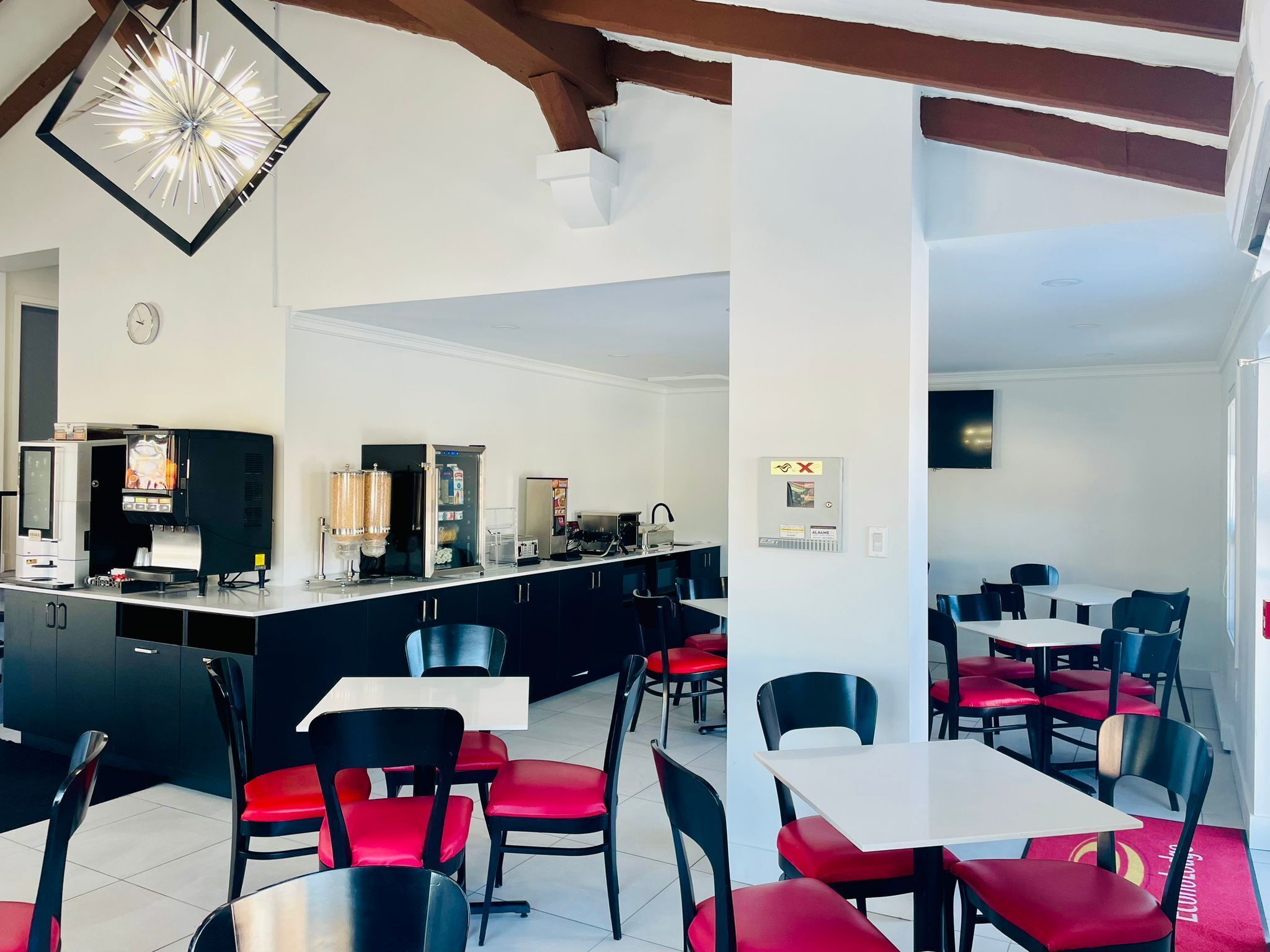 free daily full breakfast