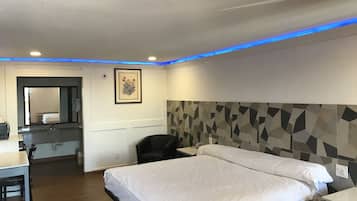 Decoración personalizada, muebles diferentes y escritorio