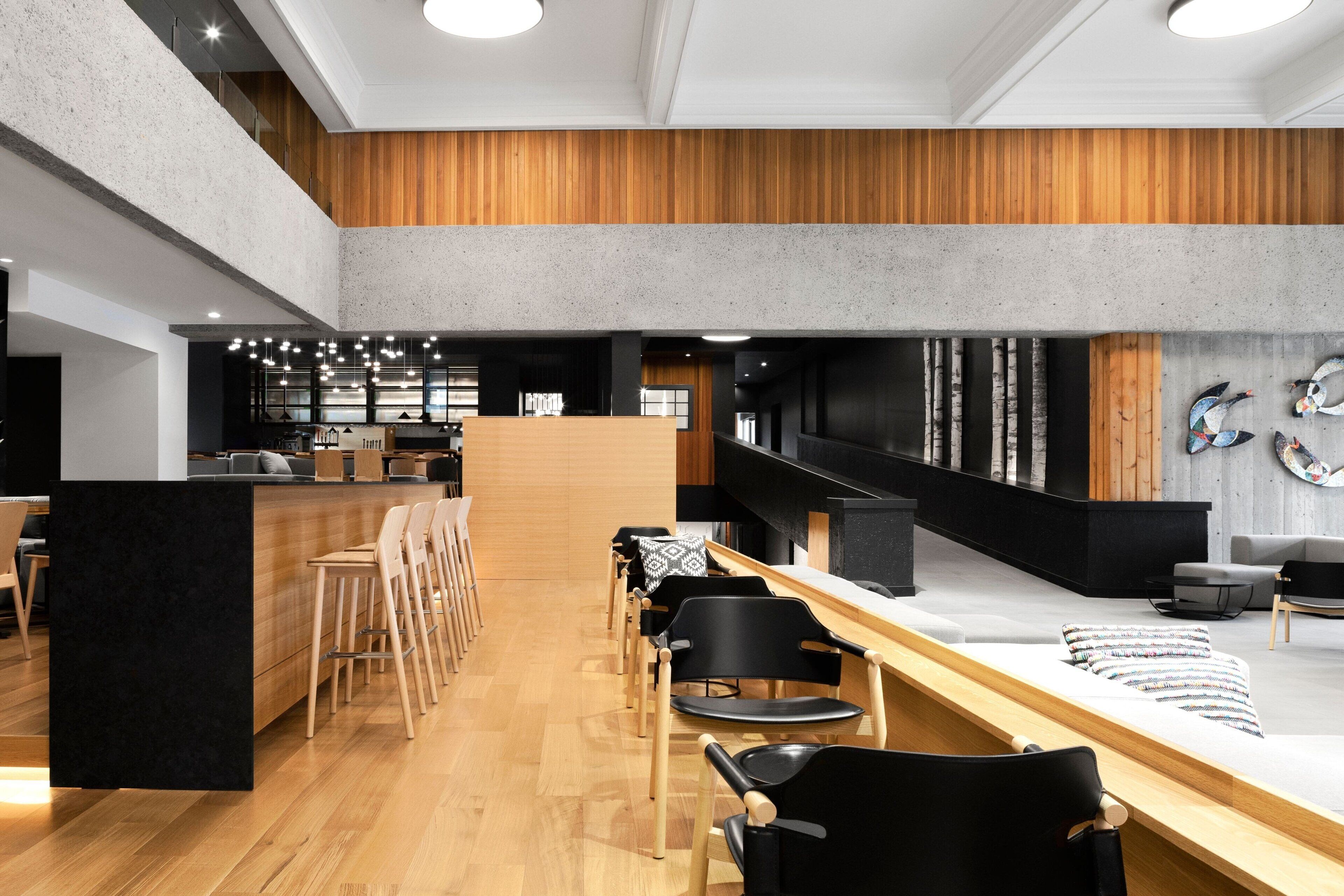 breakfast, dinner served; local cuisine, garden views