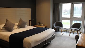 Executive Double or Twin Room | In-room safe, desk, free cribs/infant beds, free WiFi