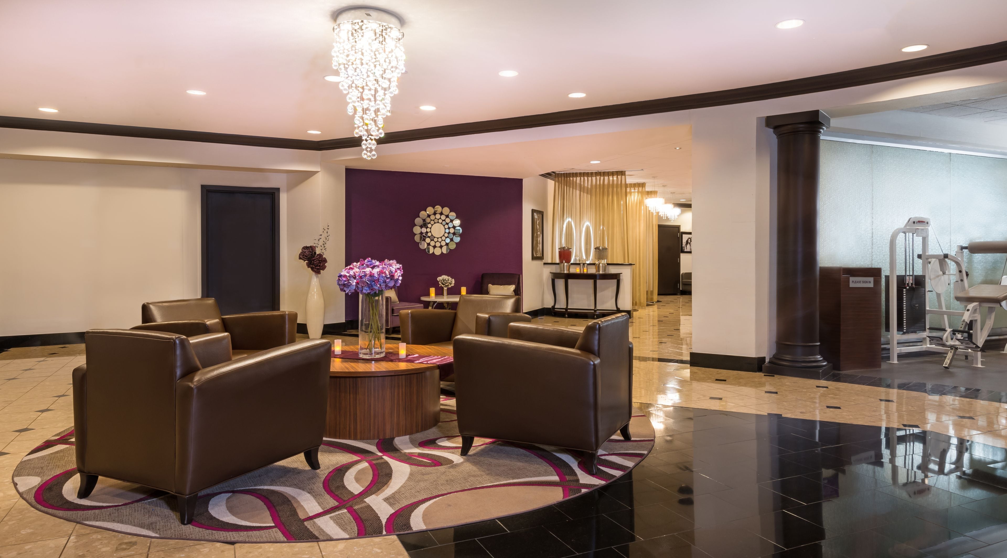 桑拿、身體療程、水療、芳香療法、熱石按摩、深層組織按摩