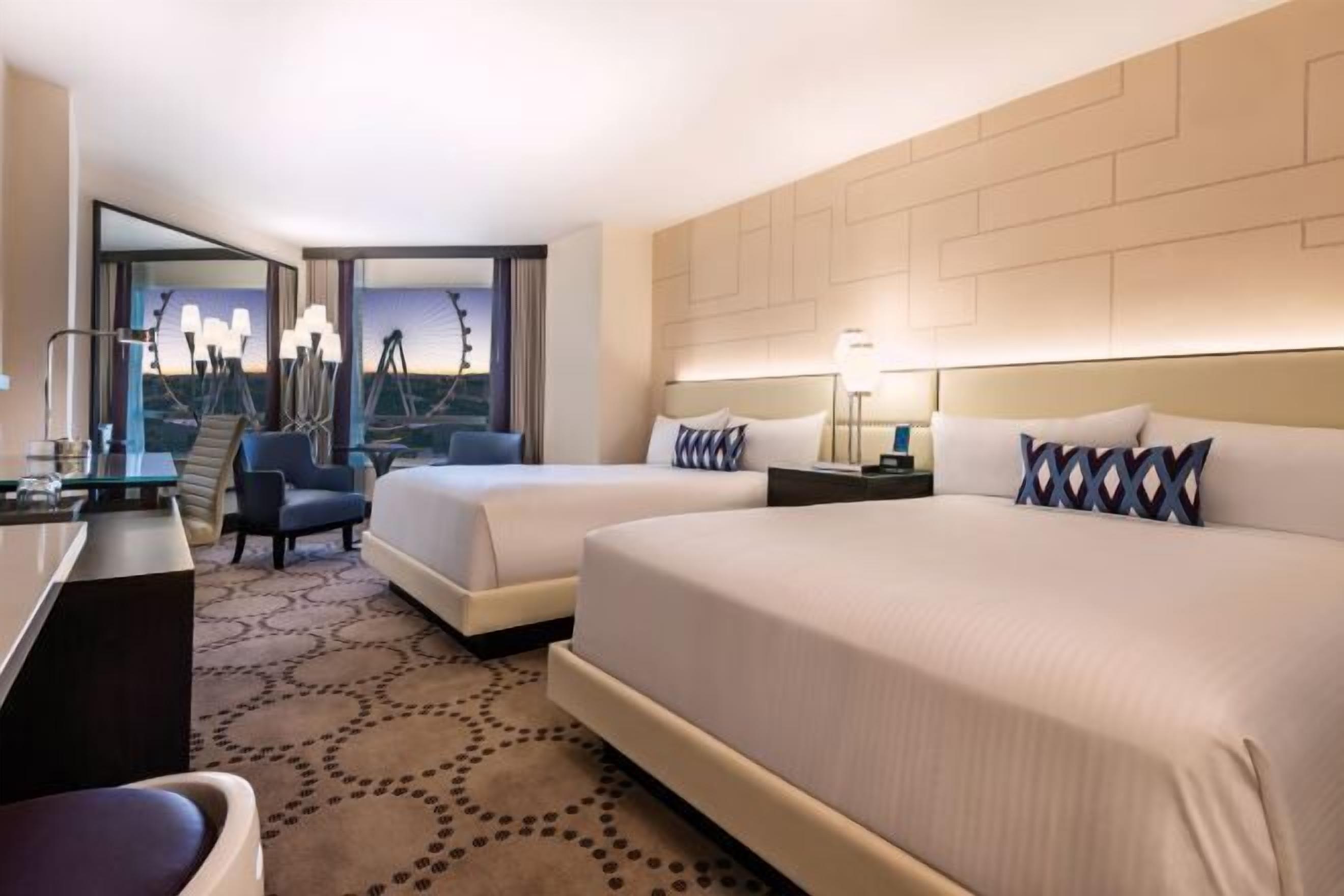 Bộ đồ giường kháng dị ứng, minibar, két bảo mật tại phòng, bàn 