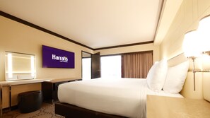 Suite ejecutiva, 1 cama King size, para no fumadores (Mountain Tower) | Ropa de cama hipoalergénica, edredón y minibar 