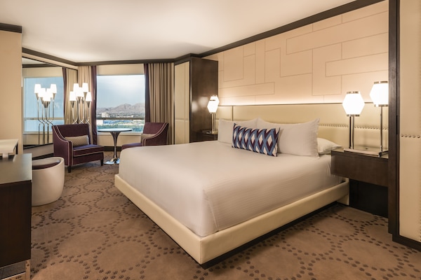 Literie hypoallergénique, minibar, coffres-forts dans les chambres