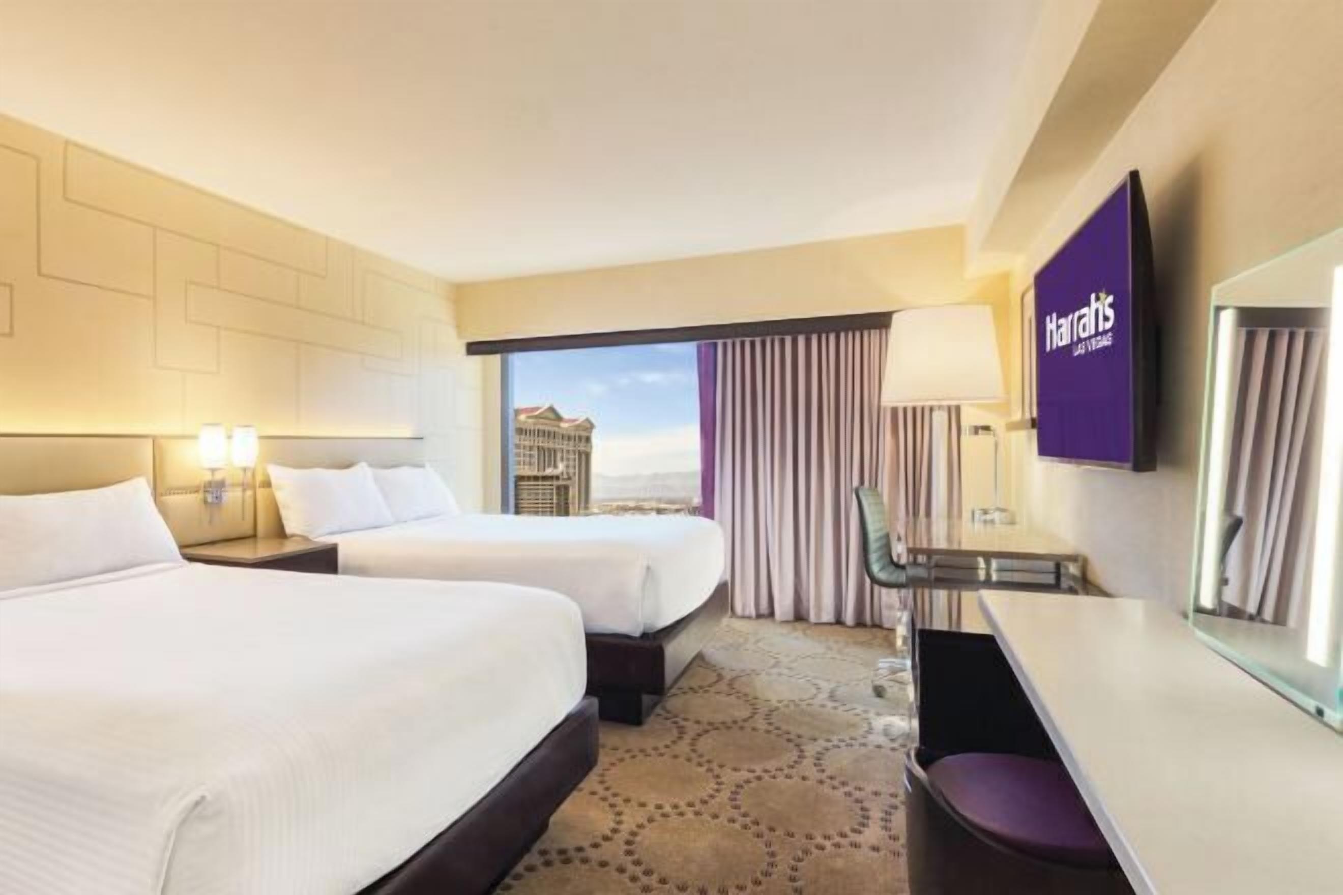 Bộ đồ giường kháng dị ứng, minibar, két bảo mật tại phòng, bàn 