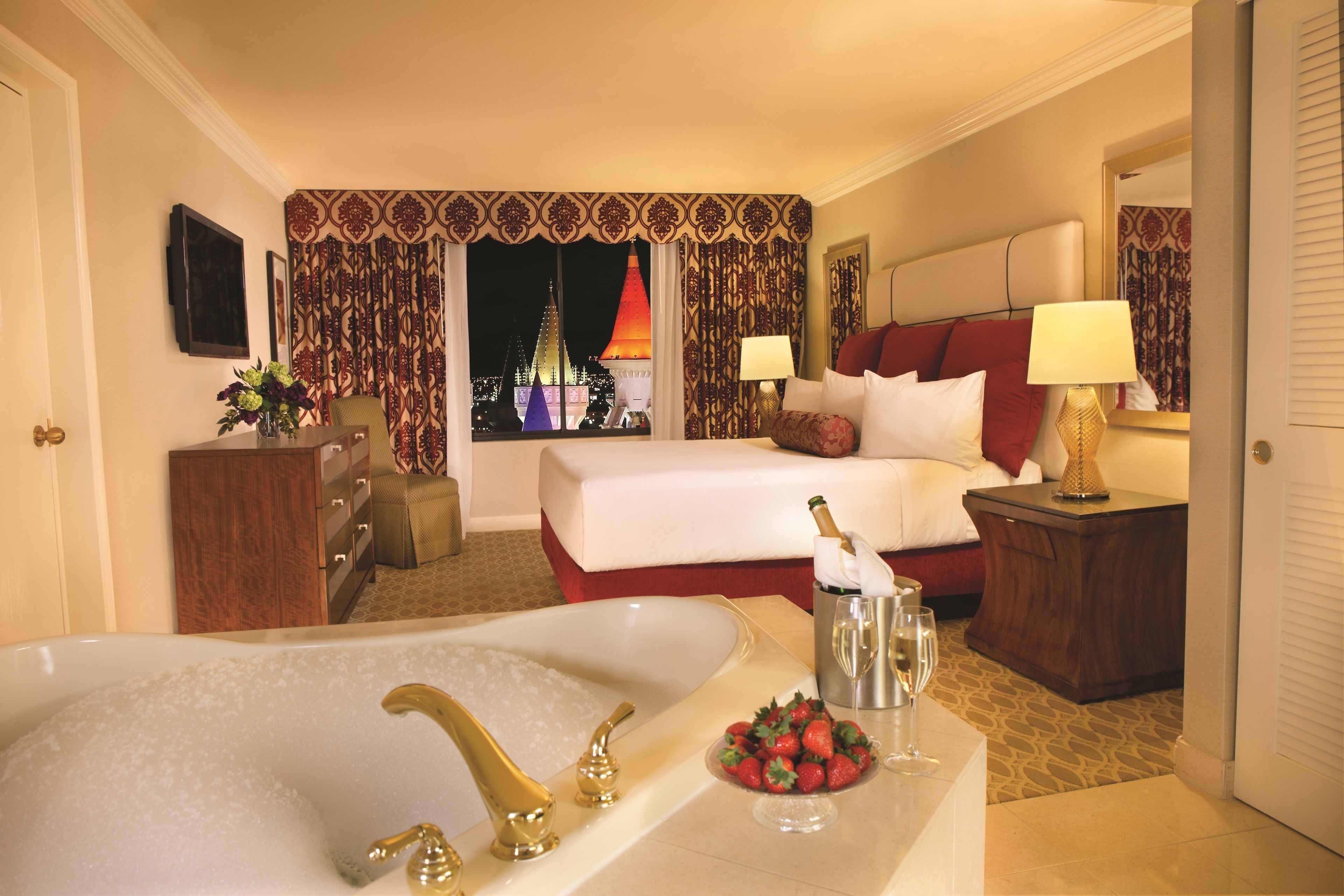 Royal Luxury Suite | Premium bedding, in-room safe, desk, iron/ironing board