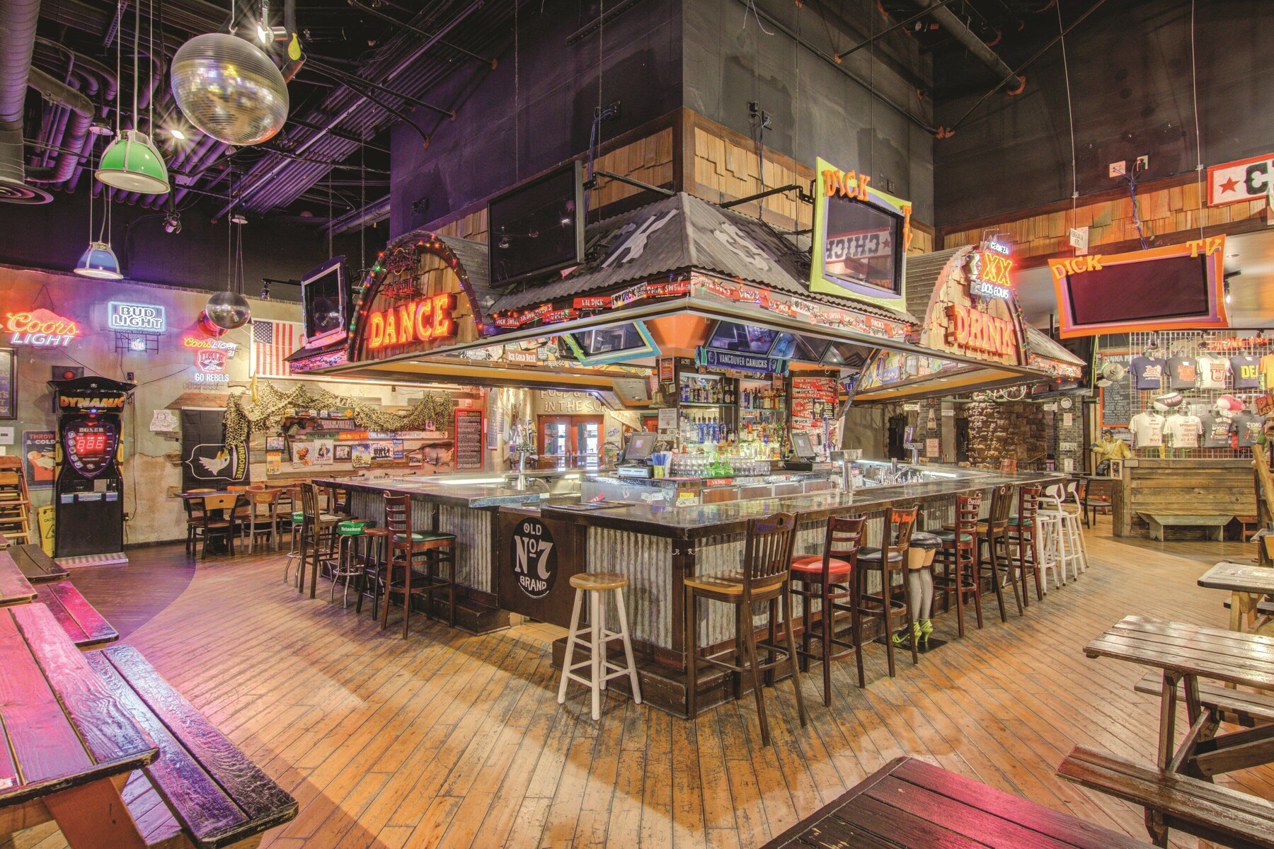 7 bares o lounges, bar junto a la alberca 