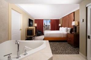 Premium bedding, in-room safe, desk, iron/ironing board - Excalibur Hotel & Casino (Las Vegas)