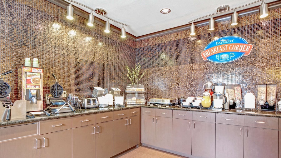 Baymont by Wyndham Dallas/ Love Field