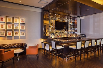 4 bars/lounges, poolside bar at The Orleans Hotel & Casino