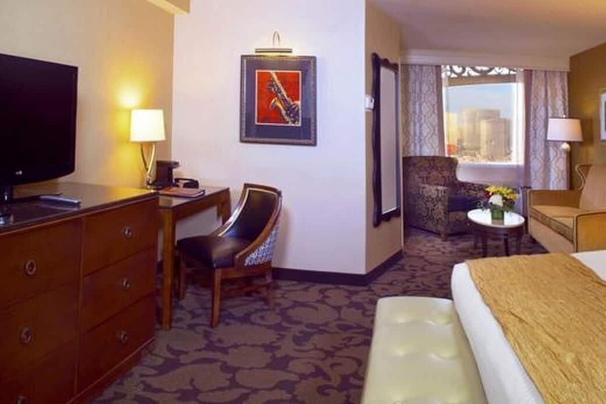 In-room safe, blackout curtains, iron/ironing board, free WiFi