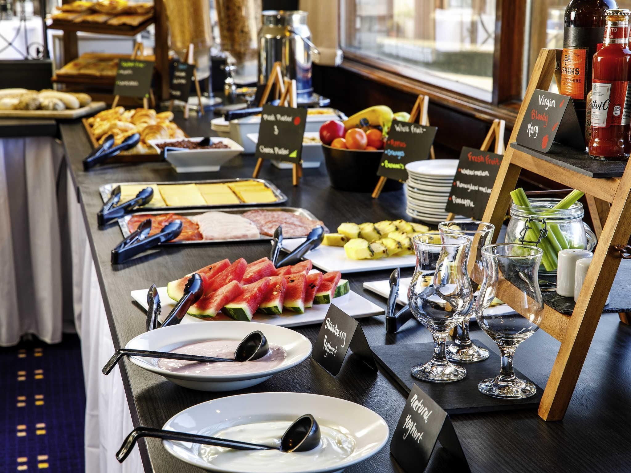 Daily buffet breakfast for a fee