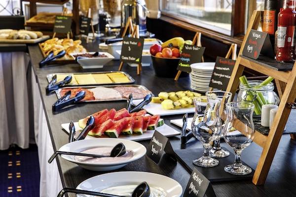 Daily buffet breakfast for a fee