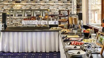 Daily buffet breakfast (GBP 17.95 per person)
