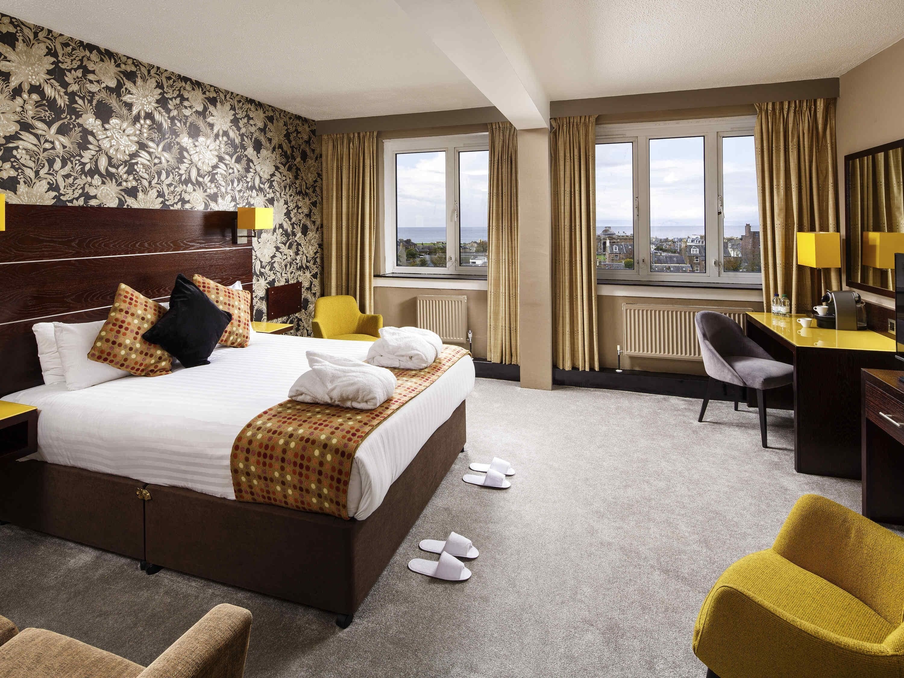 Privilege, Double Room, 1 Double Bed, Sea View | In-room safe, desk, iron/ironing board, free cribs/infant beds