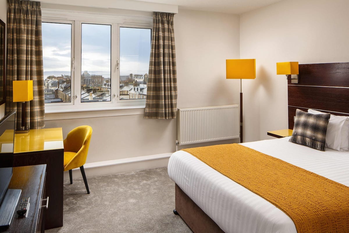 Classic Double Room, 1 Double Bed | In-room safe, desk, iron/ironing board, free cribs/infant beds