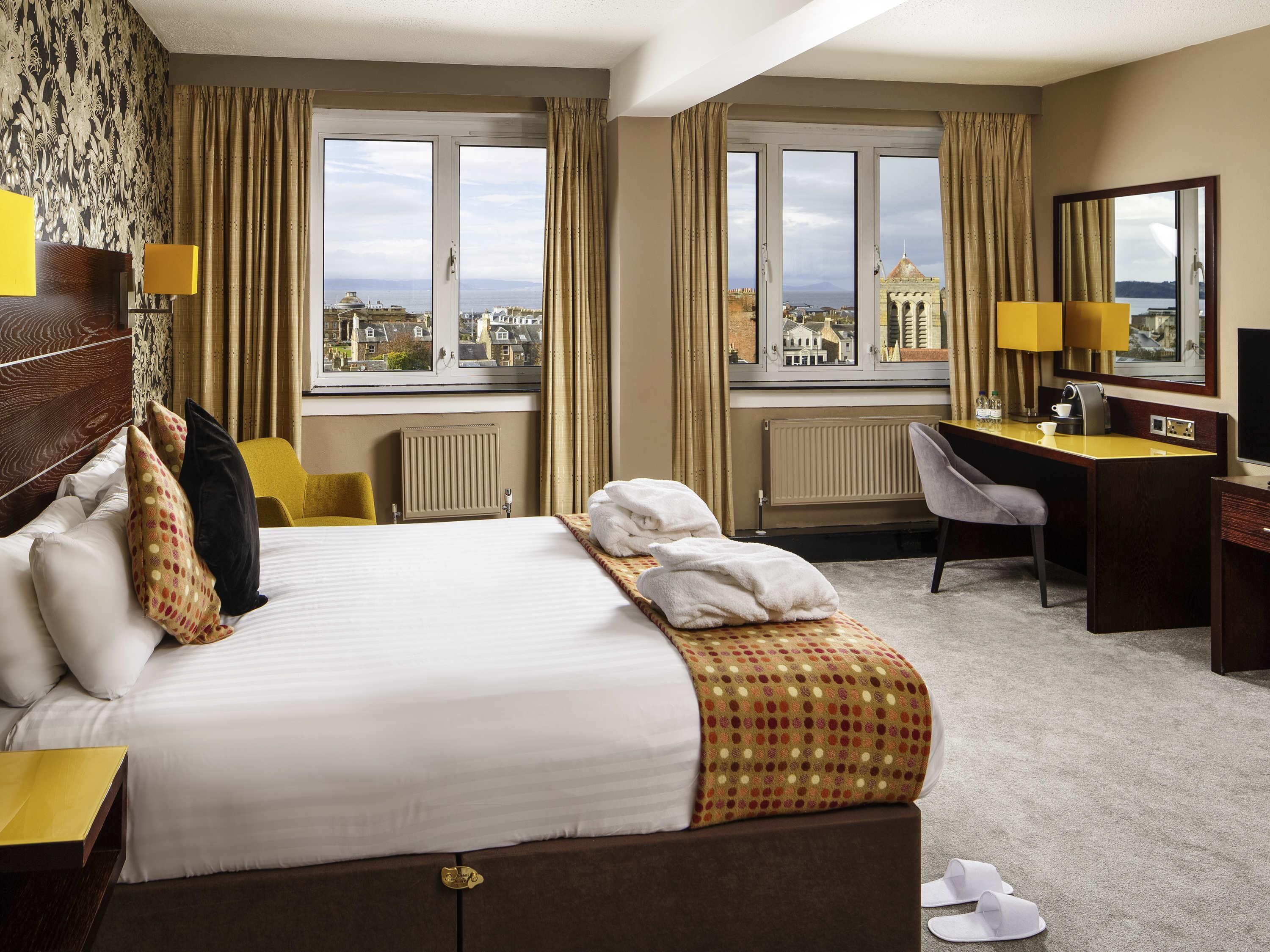 Privilege, Double Room, 1 Double Bed, Sea View | In-room safe, desk, iron/ironing board, free cribs/infant beds