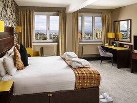 Privilege, Double Room, 1 Double Bed, Sea View | In-room safe, desk, iron/ironing board, free cribs/infant beds